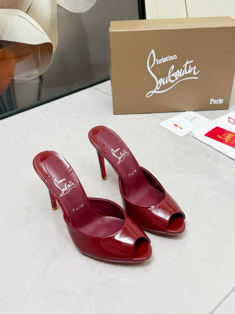 Get out of the factory. ChristianLouboutin/Lupertin. CLRed bottom shoes. The Spring and Summer series is on the show., I'm not sure I'm gonna be able to do that., ♪ To rejuvenate the city ♪. A silver interlock and a fine ankle-diped glass on a fine fashion.💎. 1⃣️Fabulous.: Import paints 2⃣️Uchi.: Imported a parchment. Super soft and delicate. 3⃣️Otsumi!: Import the original Italian original colored leather He's tall.10.5 4⃣️Codes: 35One.39(40.41.42.Custom)