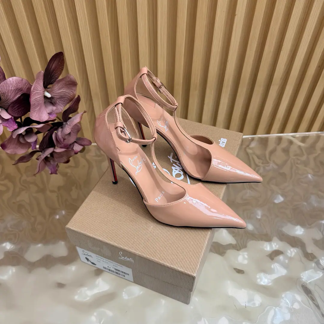 2026Spring and summer fashion show.💎High heels. CLThe red bottom forever.𝑦𝑦𝑑𝑠 𝐶ℎ𝑟𝑖𝑠𝑡𝑖𝑎𝑛 𝐿𝑜𝑢𝑏𝑜𝑢𝑡𝑖𝑛Red bottom heights. New red-dip ballet heels. There's nothing to say. It's a whole crazy thing.💋#A deadly temptation. Just tried it on the foot. Very well. Very well dressed. It's beautiful.#Red bottom shoes. - It's a very comfortable high heels. A woman's shoes must have a pair of red bottom shoes. Shoe.: Original paintskin Uchi.: Lamb skin. He's tall.: 10cm Mail packages: CLFull original package 35-42（40-42Custom）