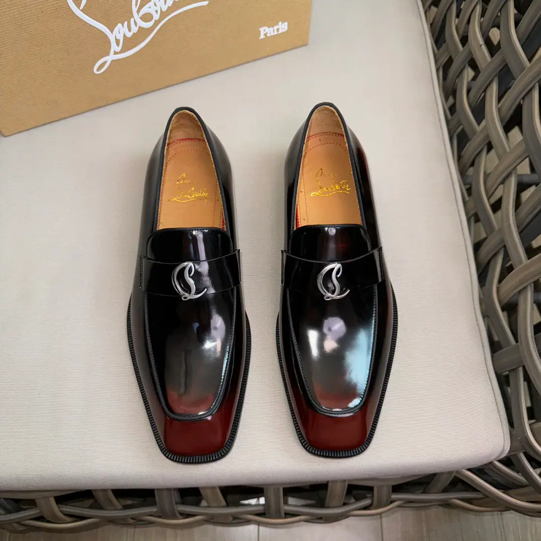 Christia*.Loubouti*🆑High-end man business leather shoes.｜Classic red shoes.｜Original import of head-level cattle skin｜Marked nail decoration｜In the skin of the watered cow.｜Italian imports of red cow skins｜High-end luxury｜It's a perfect interpretation of fashion., Sunshine., It's a style., It's for every occasion. Size: 39-44（38.45.46Do it.）