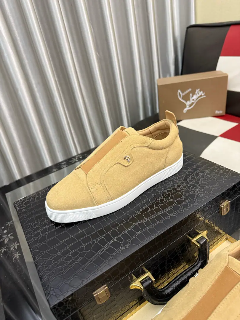 Get out of the factory.⌚️⌚️christian louboutin（CLRed bottom shoes.）Counter Series, Leisureboard shoes📢 📢 📢 The exclusives are released.🎈🎈💪Active emulsion pad foot👻The finish line.[- You're so proud of yourself.]😝The original import is really leather., Top-level originals in the leather, Original OpentpuOtsumi!, Original1:1Details, Original shoes,, Codes: 38-44