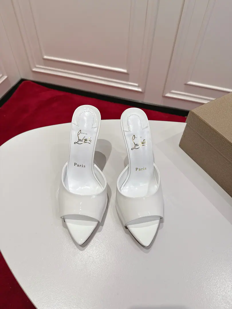🆑 Full Web Top Level Original Box Christian Louboutin | 2025s𝐒Original Open1:1RestoreCL The pointy fish mouths and slippers. ❤︎ Material: Importing cow skin ❤︎ Uchi.: In the pellets of the sheep. ❤︎ Otsumi!: OriginalAR1That's a big top. ❤︎ Size: 34-43「34.40.41.42.43Make a no-refund order.」 ︎︎❤︎ Color: Four colors. ❤︎ He's tall.: NYO10.0cm ❤︎ Packaging: Top-level original box, Buffet, Card, Handbag. Tiny