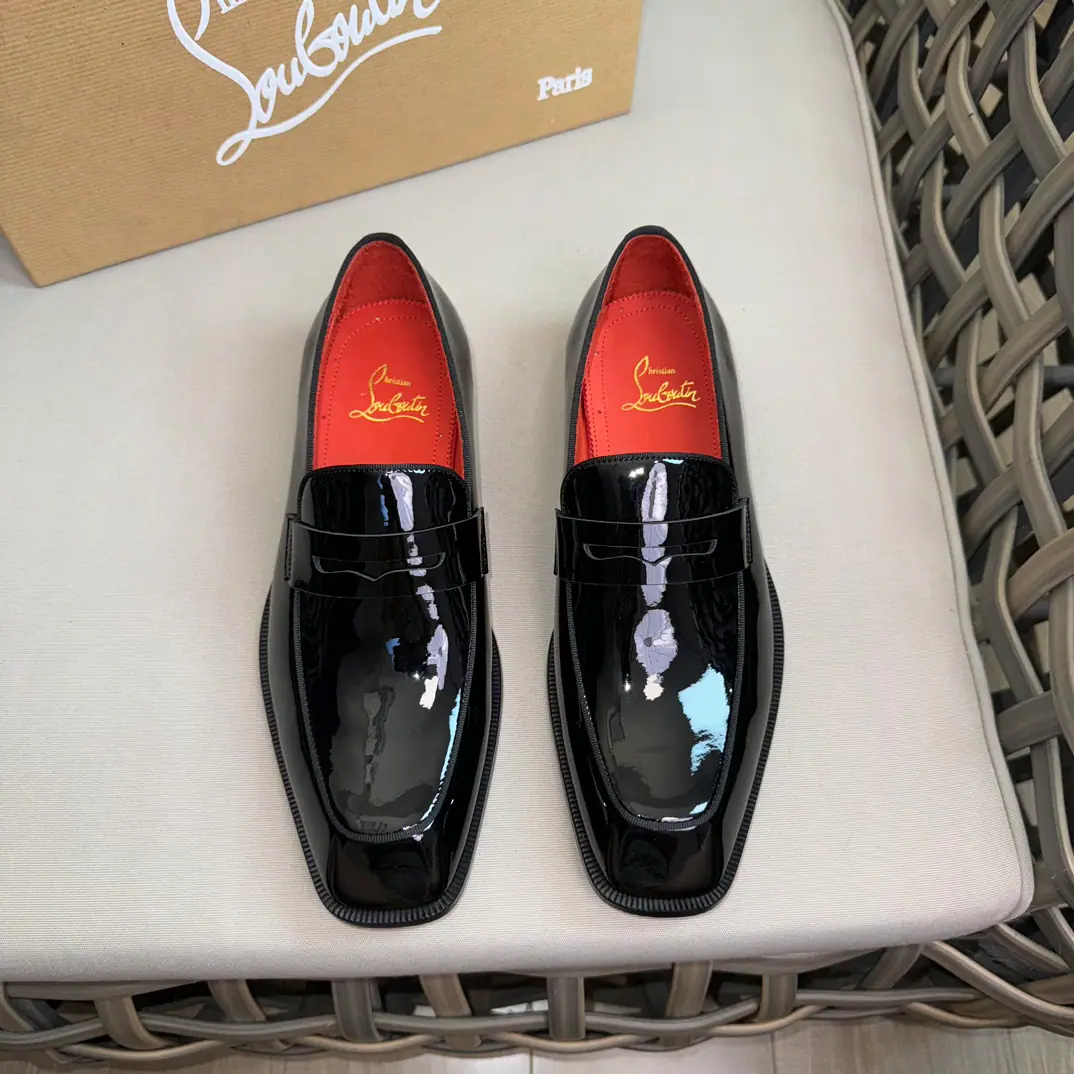 Christia*.Loubouti*🆑High-end man business leather shoes.｜Classic red shoes.｜Original import of head-level cattle skin｜Marked nail decoration｜In the skin of the watered cow.｜Italian imports of red cow skins｜High-end luxury｜It's a perfect interpretation of fashion., Sunshine., It's a style., It's for every occasion. Size: 39-44（38.45.46Do it.）