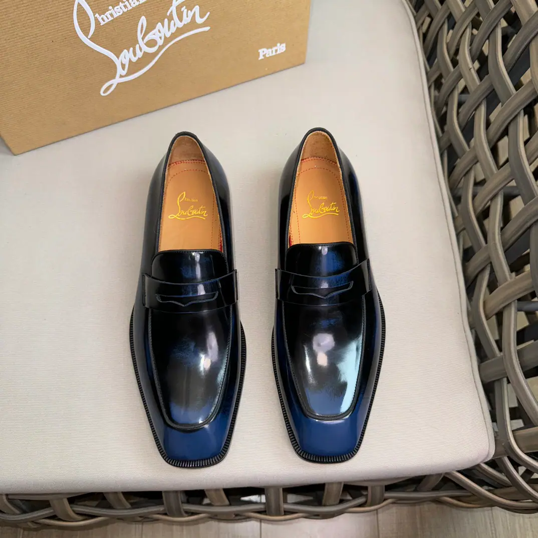 Christia*.Loubouti*🆑High-end man business leather shoes.｜Classic red shoes.｜Original import of head-level cattle skin｜Marked nail decoration｜In the skin of the watered cow.｜Italian imports of red cow skins｜High-end luxury｜It's a perfect interpretation of fashion., Sunshine., It's a style., It's for every occasion. Size: 39-44（38.45.46Do it.）