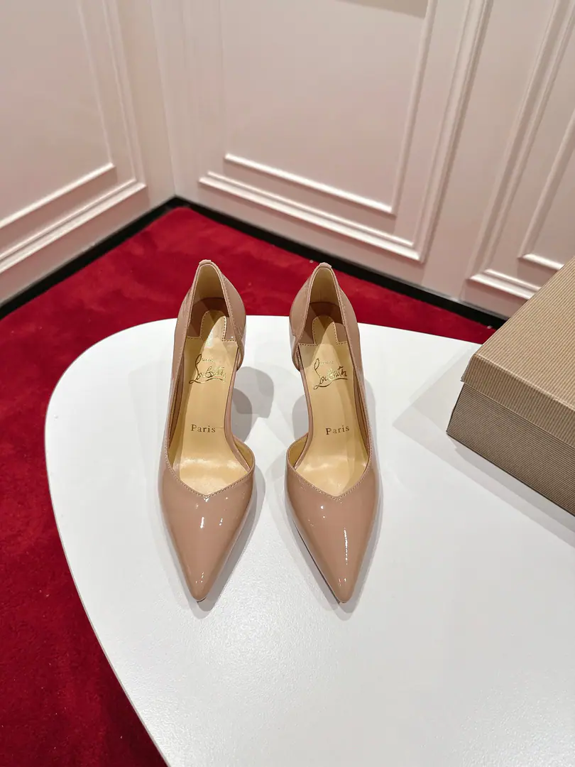 🆑 Top Original Box Christian Louboutin | 2025s𝐒Original Open1:1RestoreCL IRIZASeries ❤︎ Material: Importing cow skin ❤︎ Uchi.: In the pellets of the sheep. ❤︎ Otsumi!: OriginalAR1That's a big top. ❤︎ Size: 34-43「34.40.41.42.43Make a no-refund order.」 ︎︎❤︎ Color: Four colors. ❤︎ He's tall.: NYO8.5cm ❤︎ Packaging: Top-level original box, Buffet, Card, Handbag. Tiny