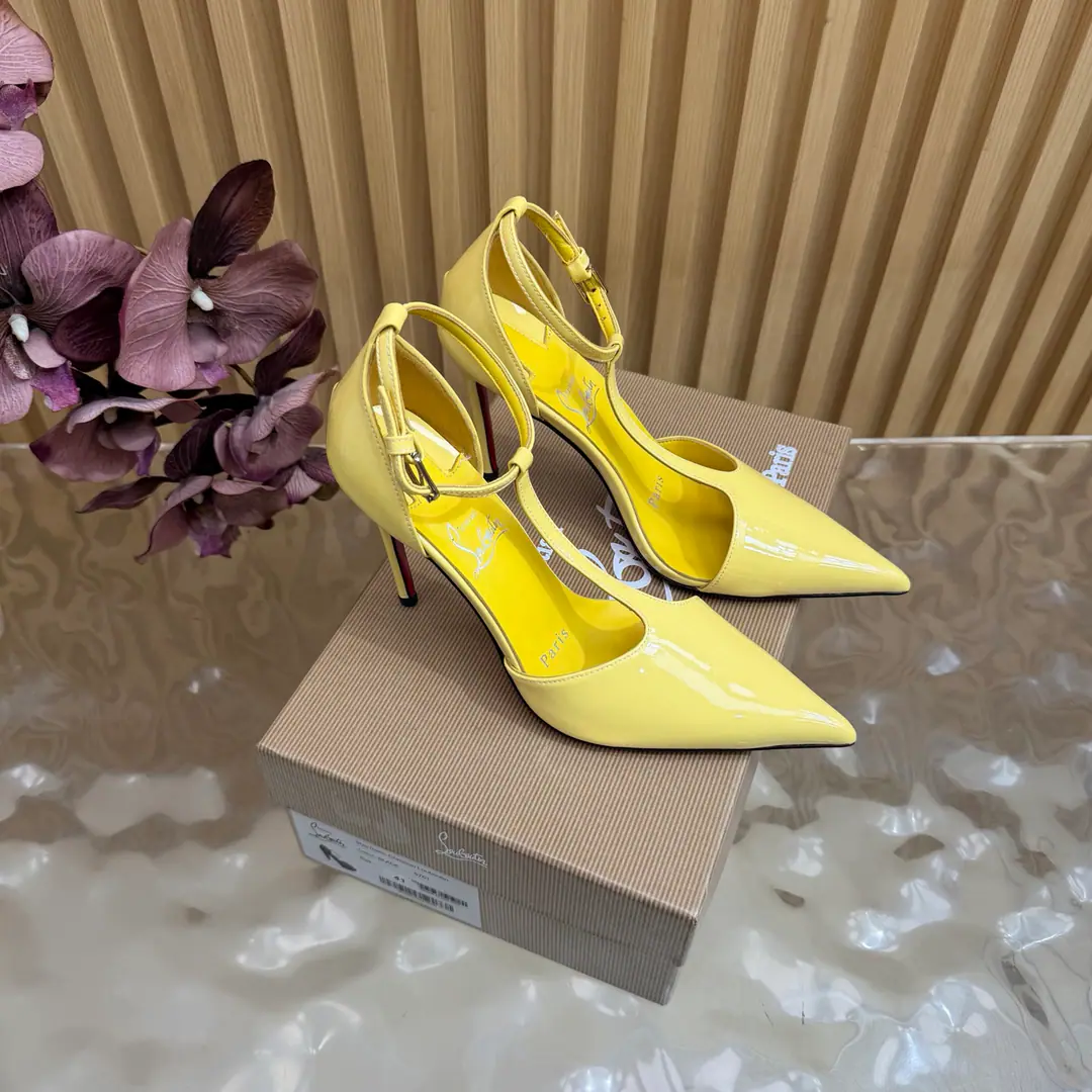 2026Spring and summer fashion show.💎High heels. CLThe red bottom forever.𝑦𝑦𝑑𝑠 𝐶ℎ𝑟𝑖𝑠𝑡𝑖𝑎𝑛 𝐿𝑜𝑢𝑏𝑜𝑢𝑡𝑖𝑛Red bottom heights. New red-dip ballet heels. There's nothing to say. It's a whole crazy thing.💋#A deadly temptation. Just tried it on the foot. Very well. Very well dressed. It's beautiful.#Red bottom shoes. - It's a very comfortable high heels. A woman's shoes must have a pair of red bottom shoes. Shoe.: Original paintskin Uchi.: Lamb skin. He's tall.: 10cm Mail packages: CLFull original package 35-42（40-42Custom）