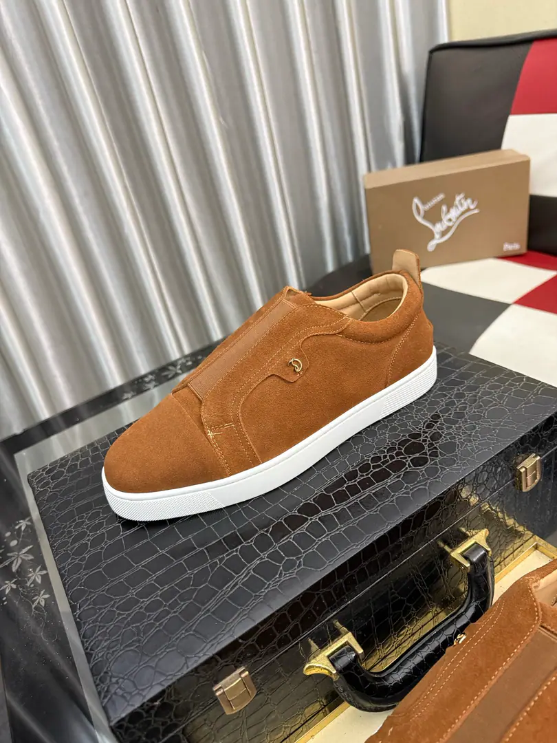 Get out of the factory.⌚️⌚️christian louboutin（CLRed bottom shoes.）Counter Series, Leisureboard shoes📢 📢 📢 The exclusives are released.🎈🎈💪Active emulsion pad foot👻The finish line.[- You're so proud of yourself.]😝The original import is really leather., Top-level originals in the leather, Original OpentpuOtsumi!, Original1:1Details, Original shoes,, Codes: 38-44