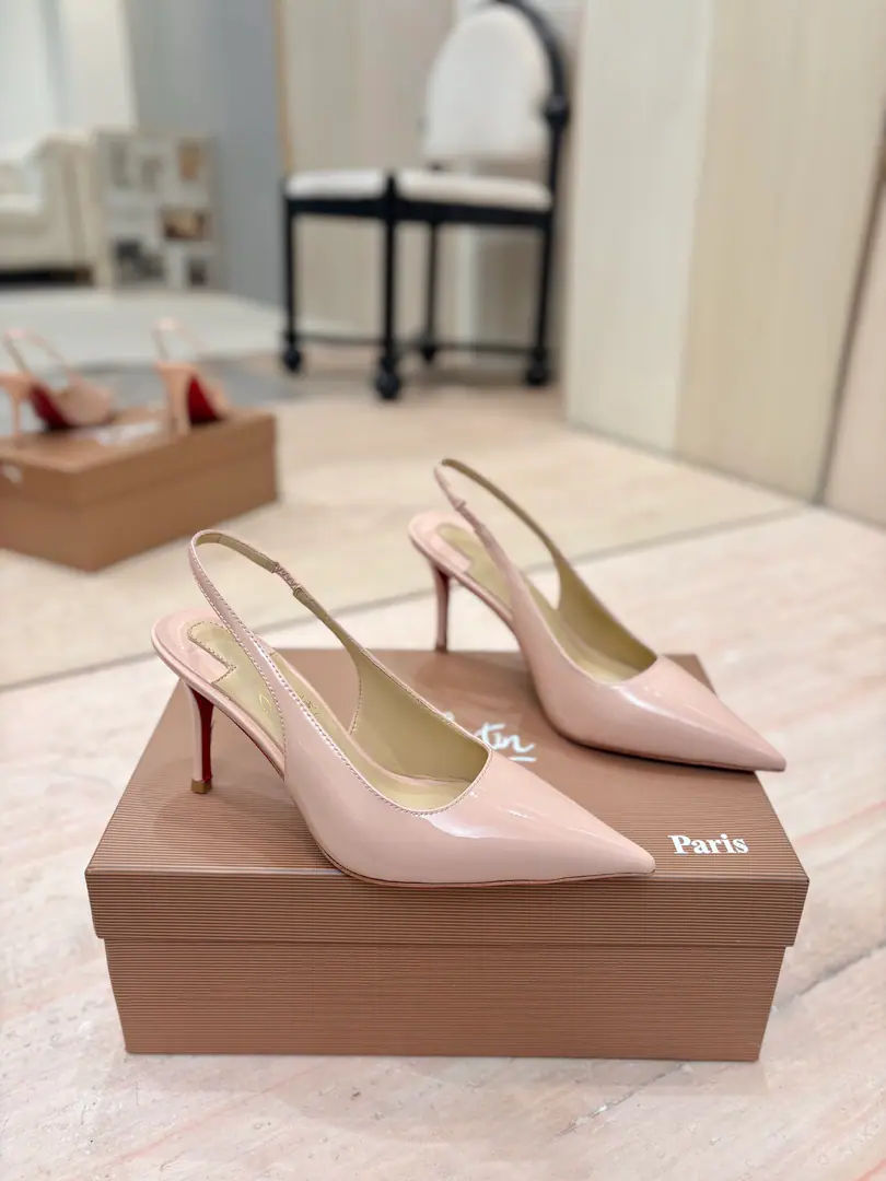 Plant price 𝐶ℎ𝑟𝑖𝑠𝑡𝑖𝑎𝑛 𝐿𝑜𝑢𝑏𝑜𝑢𝑡𝑖𝑛Red bottom heights and series.🍷🍷 The back empty sandals.（Classic.） The texture stubble is wearing the style of Baltha. It's a lot softer in the quality skin., You're a skinny man., Put on the length of the limara leg.～♪ The depths ♪, It's a good insight.! Walk, - Let's go.. Customized, ♪ The sculptor ♪ The bright face brings bright light.,. ♪ Shining the enchanted red bottom ♪, ♪ Write the fragrant romance ♪！ 【Material】 ✅Uchi.: In the sheep's skin. ✅Otsumi!: The original is really a big one. ✅Colours: 11Colour. Come to color the card. ✅Codes: 34-42 (34.40.41.42No re-election.） ✅He's tall.: 8.5cm