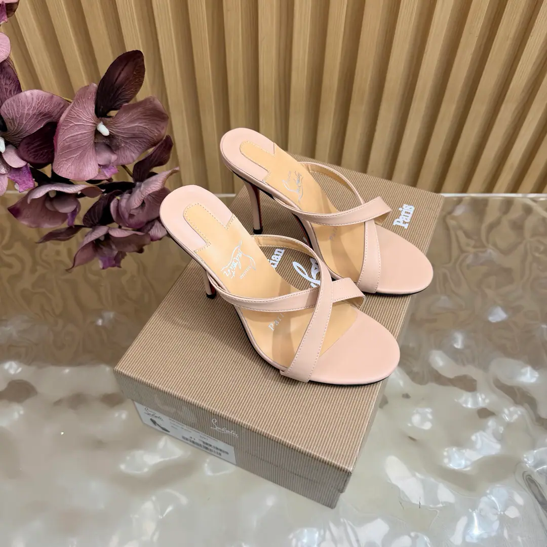 2026Spring and summer fashion show.💎High heels. CLThe red bottom forever.𝑦𝑦𝑑𝑠 𝐶ℎ𝑟𝑖𝑠𝑡𝑖𝑎𝑛 𝐿𝑜𝑢𝑏𝑜𝑢𝑡𝑖𝑛Red bottom heights. New red-dip ballet heels. There's nothing to say. It's a whole crazy thing.💋#A deadly temptation. Just tried it on the foot. Very well. Very well dressed. It's beautiful.#Red bottom shoes. - It's a very comfortable high heels. A woman's shoes must have a pair of red bottom shoes. Shoe.: Original cow skin Uchi.: Lamb skin. He's tall.: 10cm Mail packages: CLFull original package 35-42（40-42Custom）