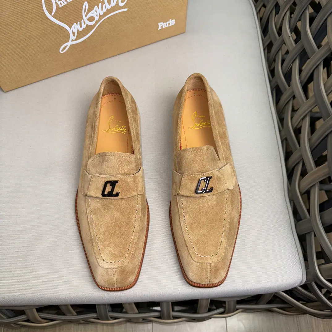 Christia*.Loubouti*🆑High-end man business leather shoes.｜Classic red shoes.｜Original import of head-level cattle skin｜Marked nail decoration｜In the skin of the watered cow.｜Italian imports of red cow skins｜High-end luxury｜It's a perfect interpretation of fashion., Sunshine., It's a style., It's for every occasion. Size: 39-44（38.45.46Do it.）