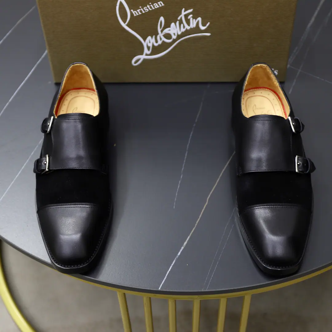 Get out of the factory. Christia*.Loubouti*🆑High-end man business leather shoes.｜Classic red shoes.｜Original import of head-level cattle skin｜In the skin of the watered cow.｜Italian import of red rubber floors｜High-end luxury｜It's a perfect interpretation of fashion., Sunshine., It's a style., It's for every occasion. Size: 39-44（38.45Do it.）