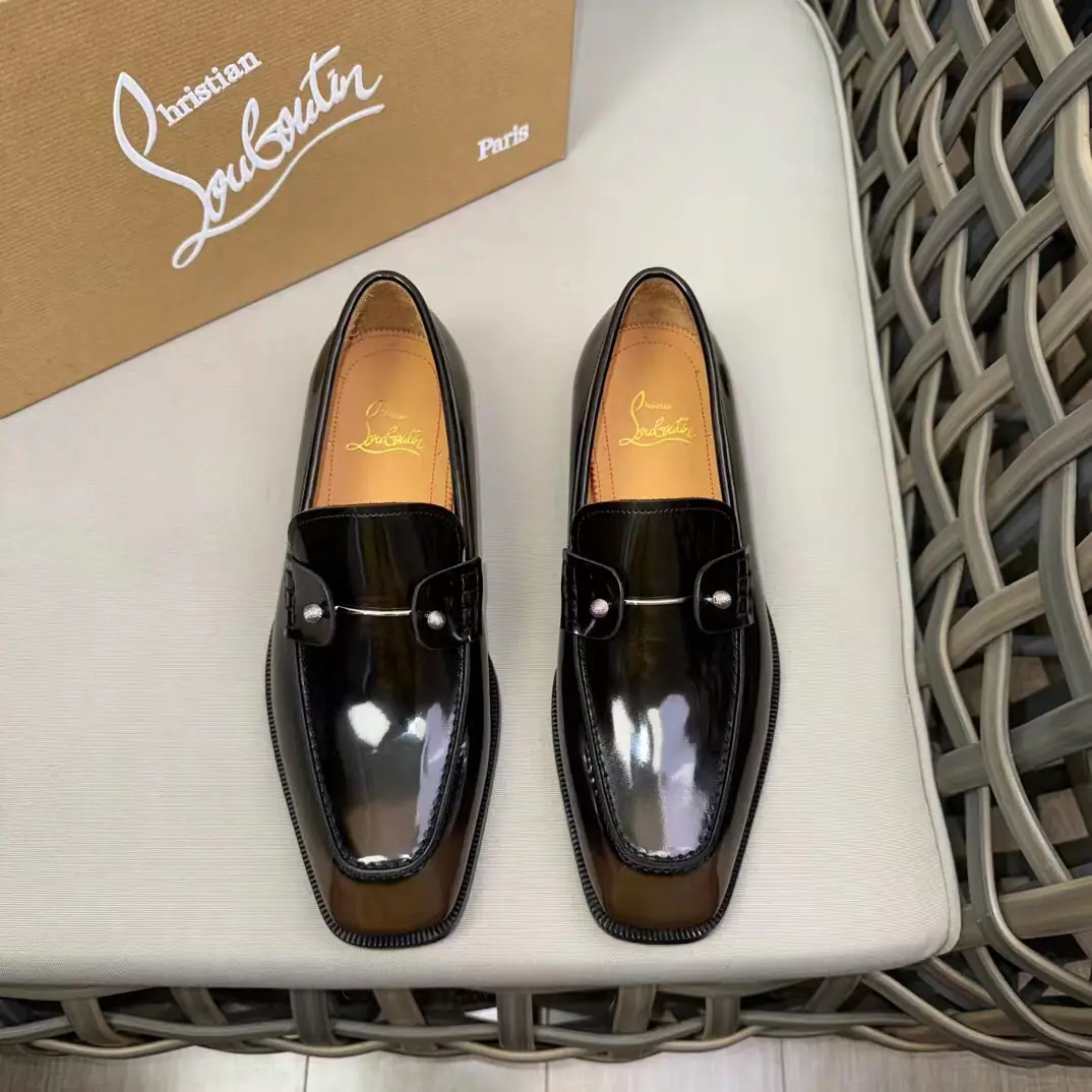 Christia*.Loubouti*🆑High-end man business leather shoes.｜Classic red shoes.｜Original import of head-level cattle skin｜Marked nail decoration｜In the skin of the watered cow.｜Italian imports of red cow skins｜High-end luxury｜It's a perfect interpretation of fashion., Sunshine., It's a style., It's for every occasion. Size: 39-44（38.45.46Do it.）