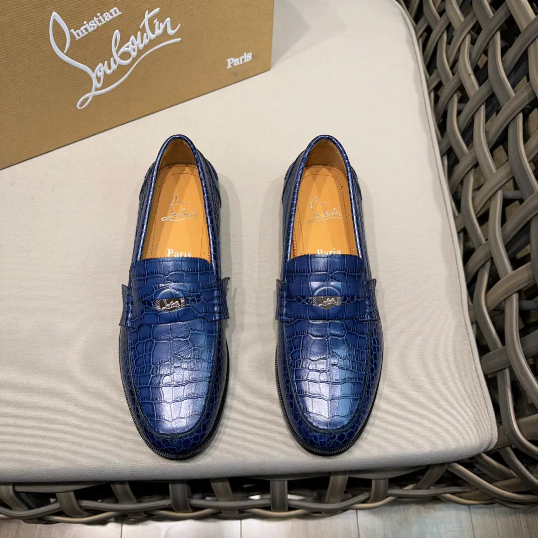 Christia*.Loubouti*🆑High-end man business leather shoes.｜Classic red shoes.｜Original import of head-level cattle skin｜Marked nail decoration｜In the skin of the watered cow.｜Italian imports of red cow skins｜High-end luxury｜It's a perfect interpretation of fashion., Sunshine., It's a style., It's for every occasion. Size: 39-44（38.45.46Do it.）