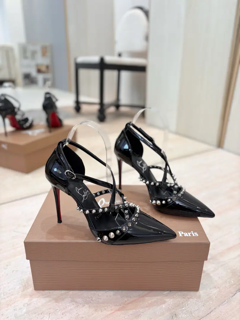 Plant price 𝐶ℎ𝑟𝑖𝑠𝑡𝑖𝑎𝑛 𝐿𝑜𝑢𝑏𝑜𝑢𝑡𝑖𝑛Red bottom heights and series.🍷🍷 C LHigh heels., Like a fashion elf.. The classic black one., The nails on the shoe are like a little star., Shows personality and coolness., The pointy design is more of a stretch of legs., The air is perfect., It's a perfect choice at work or dinner.. And the pink pair., ♪ So soft and soothing ♪ ♪ Like the sun and the sun ♪, It's a little more gentle and elegant., At a romantic date or a leisure party., It'll make you feel as soft as you can.. Every pair of shoes has a unique soul., The man who's been talking about brands is a man of his heart.. Signal design for the red bottom, Like a brand of magic., ♪ As the pace moves ♪, Add a non-repelicable charm to the dresser.. Put them on., You're the lead on the fashion stage., Step on your own fashion melody with confidence.. 【Material】 ✅Uchi.: In the sheep's skin. ✅Otsumi!: The original is really a big one. ✅Colours: Come to color the card. ✅Codes: 34-42 (34.40.41.42No re-election.） ✅He's tall.: 10.5cm