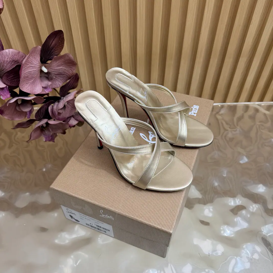 2026Spring and summer fashion show.💎High heels. CLThe red bottom forever.𝑦𝑦𝑑𝑠 𝐶ℎ𝑟𝑖𝑠𝑡𝑖𝑎𝑛 𝐿𝑜𝑢𝑏𝑜𝑢𝑡𝑖𝑛Red bottom heights. New red-dip ballet heels. There's nothing to say. It's a whole crazy thing.💋#A deadly temptation. Just tried it on the foot. Very well. Very well dressed. It's beautiful.#Red bottom shoes. - It's a very comfortable high heels. A woman's shoes must have a pair of red bottom shoes. Shoe.: Original cow skin Uchi.: Lamb skin. He's tall.: 10cm Mail packages: CLFull original package 35-42（40-42Custom）