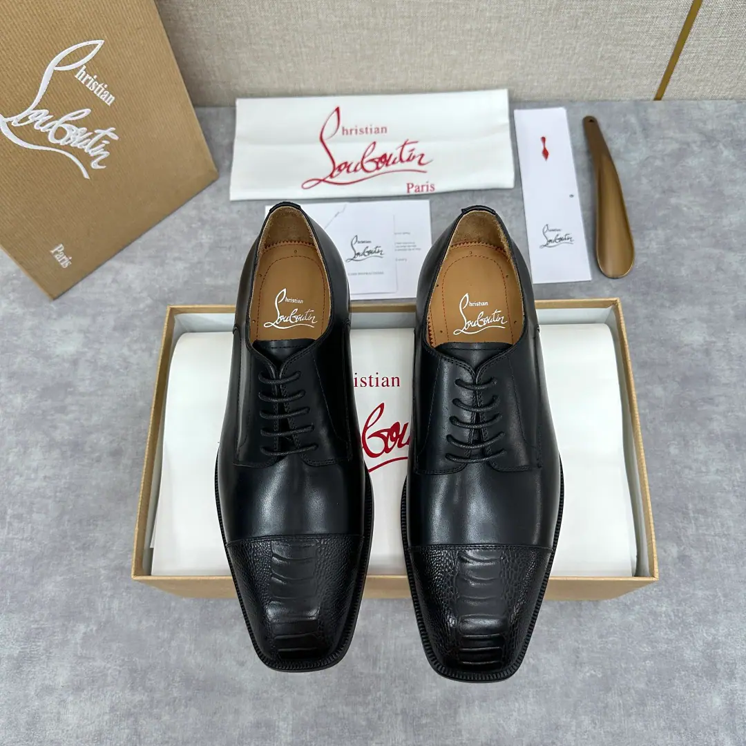 💋💍 CL New shoes. Christia* Loubouti* Red bottom shoes. The latest launch of the Oxford Shoes. Using imported cattle skin Three-section design The shoeheads are covered with metal nails. Signal Red Bottom, A very personal shoe. In the original cow skin. The original Italian is a very big one.. - Fine work. ♪ And bring you the luxury ♪ ♪ The stale strategist is the one that stands ♪, Mini-strings add a personal detail., Classic styles coexist with fine details., It's a very good feeling.. Standard leather shoe code number: 39～44# （38.45.46🉑️Do it.）