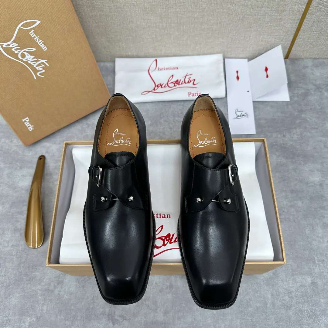 💋💍 CL New shoes. Christia* Loubouti* Red bottom shoes. GREGGO - The man's Oxford shoes. Official sales price Use imported cattle skin/- The bright side./ The ball is made from the side. A little light-faced tip-up. Signal Red Bottom, A very personal shoe. In the original cow skin. The original Italian is a very big one.. - Fine work. ♪ And bring you the luxury ♪ ♪ The stale strategist is the one that stands ♪, GREGGO- The man's Oxford shoes. The Oxford Shoes for the city., Elegance lines and classic contours are eternal charms.. Black paint leather with fine eye-sucking., More holistic shapes add a few points of excellence.. The long shoes are designed with grace., Little high-banded shoe-eye buttons are even more sharp., It's invisible.. The base of the foiled shoe is designed to provide a light foot-shoeing., Elegance, ♪ And it's a beautiful look ♪. It's a very good feeling.. Standard leather shoe code number: 39～44# （38.45.46🉑️Do it.）