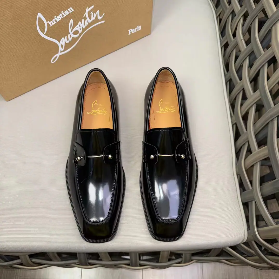 Christia*.Loubouti*🆑High-end man business leather shoes.｜Classic red shoes.｜Original import of head-level cattle skin｜Marked nail decoration｜In the skin of the watered cow.｜Italian imports of red cow skins｜High-end luxury｜It's a perfect interpretation of fashion., Sunshine., It's a style., It's for every occasion. Size: 39-44（38.45.46Do it.）