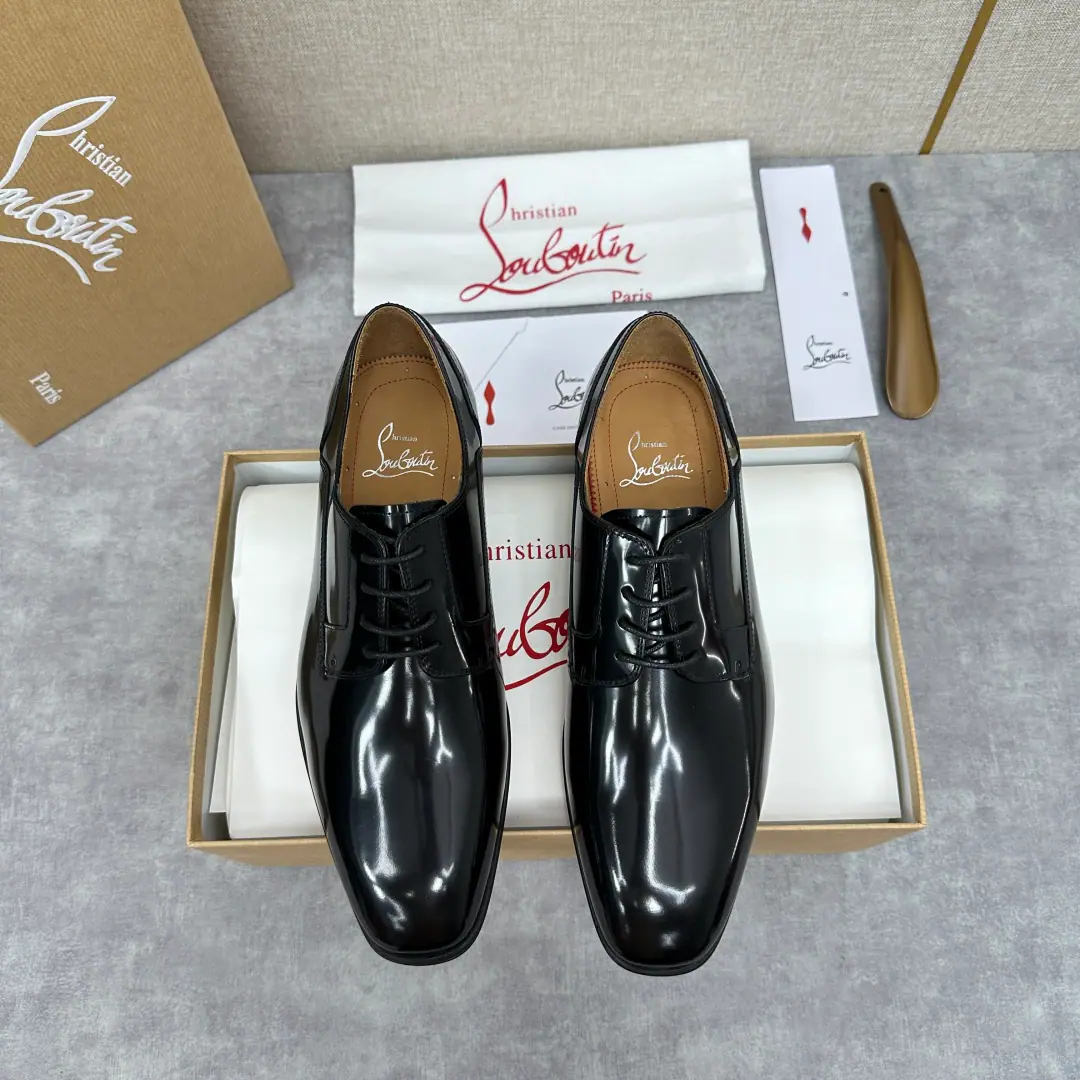 💋💍 CL New shoes. Christia* Loubouti* Red bottom shoes. The latest launch of the Oxford Shoes. Using imported cattle skin Three-section design The shoeheads are covered with metal nails. Signal Red Bottom, A very personal shoe. In the original cow skin. The original Italian is a very big one.. - Fine work. ♪ And bring you the luxury ♪ ♪ The stale strategist is the one that stands ♪, Mini-strings add a personal detail., Classic styles coexist with fine details., It's a very good feeling.. Standard leather shoe code number: 39～44# （38.45.46🉑️Do it.）