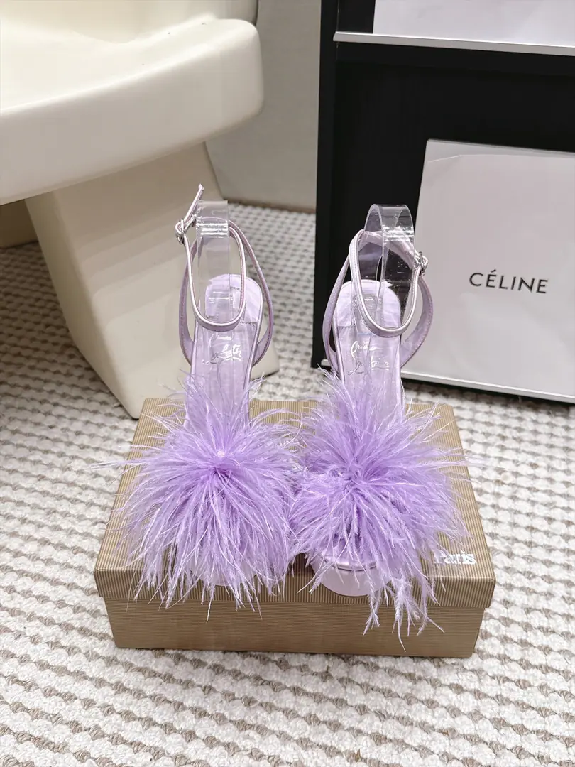 Requisition level Christian Louboutin 26/New paragraph Feathers and sandals. This is... ​​Christian Louboutin（CL）Feathers and sandals.​​, White saturne and tripped., Shoe-faced ostrich feathers., Siu, Red Bottom. There's a print in the shoe. CL Classic handwritten signature and "Paris" Word. Last round you put on... CL The mountain tea flower., These are feathers from the same series., It's a little more beautiful., It's a special film.. A few key points. ​​The face is blown.​​: The velvet velocities of ostrich feathers match the white comb., The spirits are just full., It's a good dinner., Wedding shoes., Take pictures of things like this.. ​​Red bottom ID​​: CL The red bottom is as bright on these two., It's very well-recognized.. Size: 35-39（34.40.41.42.43I'll make sure I don't change it.）