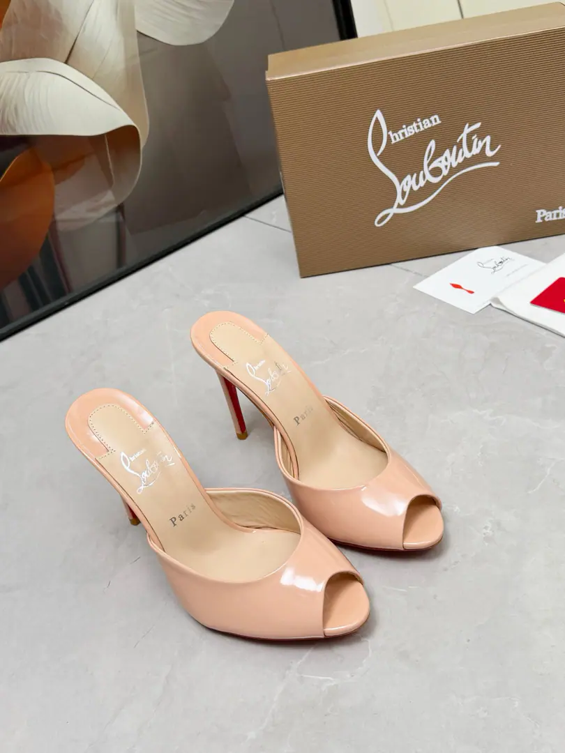 Get out of the factory. ChristianLouboutin/Lupertin. CLRed bottom shoes. The Spring and Summer series is on the show., I'm not sure I'm gonna be able to do that., ♪ To rejuvenate the city ♪. A silver interlock and a fine ankle-diped glass on a fine fashion.💎. 1⃣️Fabulous.: Import paints 2⃣️Uchi.: Imported a parchment. Super soft and delicate. 3⃣️Otsumi!: Import the original Italian original colored leather He's tall.10.5 4⃣️Codes: 35One.39(40.41.42.Custom)