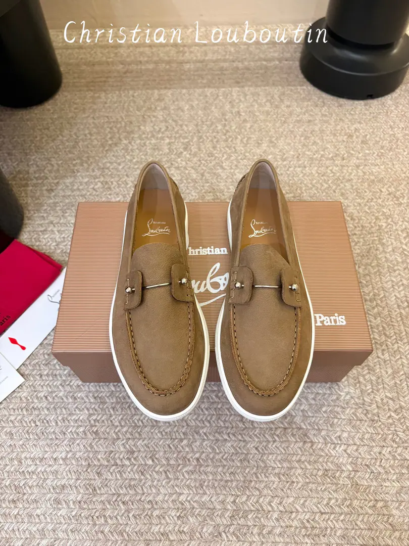 Men➕10 christian louboutin·CL Red bottom shoes.·2026New·LeFlell Shoes. ⭐️Classic. A pair of skins with a sexy red bottom., Jane is lazy and has a high-profile mood. The shoe is a perfect wrap for the arch., Soft. Skins are so nice., I'm not tired of shopping all day. It's not like you're wearing jeans or a suit., It's all about raising the overall profile.—So comfort and grace can really coexist. The shoes are skinned with cattle. Couple money.35-45