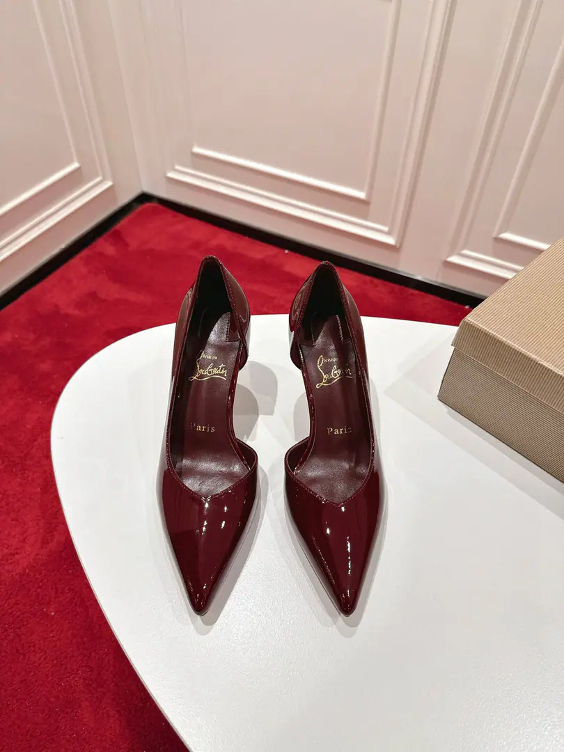🆑 Top Original Box Christian Louboutin | 2025s𝐒Original Open1:1RestoreCL IRIZASeries ❤︎ Material: Importing cow skin ❤︎ Uchi.: In the pellets of the sheep. ❤︎ Otsumi!: OriginalAR1That's a big top. ❤︎ Size: 34-43「34.40.41.42.43Make a no-refund order.」 ︎︎❤︎ Color: Four colors. ❤︎ He's tall.: NYO8.5cm ❤︎ Packaging: Top-level original box, Buffet, Card, Handbag. Tiny