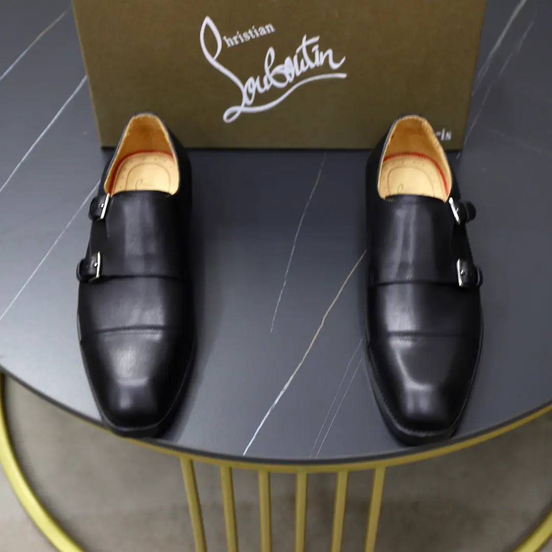 Get out of the factory. Christia*.Loubouti*🆑High-end man business leather shoes.｜Classic red shoes.｜Original import of head-level cattle skin｜In the skin of the watered cow.｜Italian import of red rubber floors｜High-end luxury｜It's a perfect interpretation of fashion., Sunshine., It's a style., It's for every occasion. Size: 39-44（38.45Do it.）