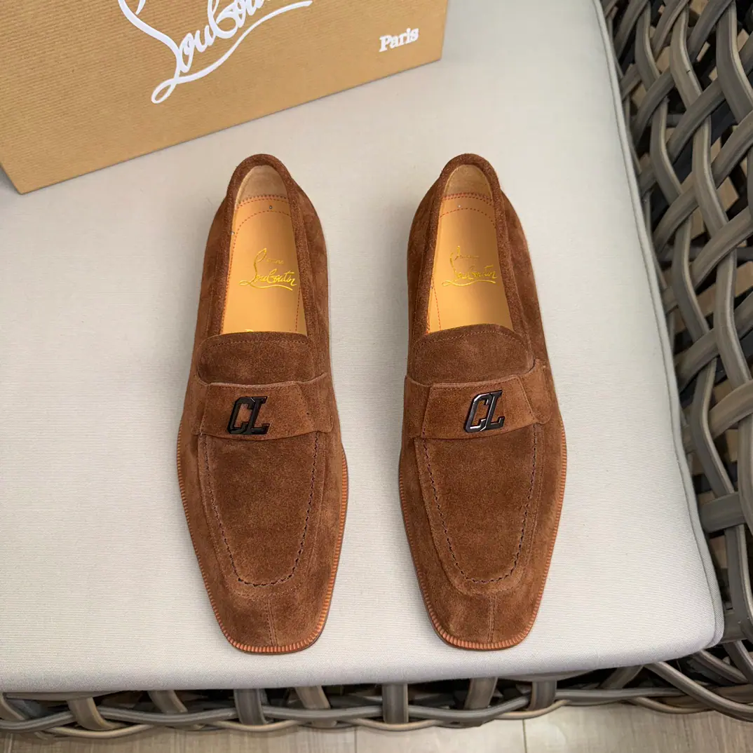 Christia*.Loubouti*🆑High-end man business leather shoes.｜Classic red shoes.｜Original import of head-level cattle skin｜Marked nail decoration｜In the skin of the watered cow.｜Italian imports of red cow skins｜High-end luxury｜It's a perfect interpretation of fashion., Sunshine., It's a style., It's for every occasion. Size: 39-44（38.45.46Do it.）