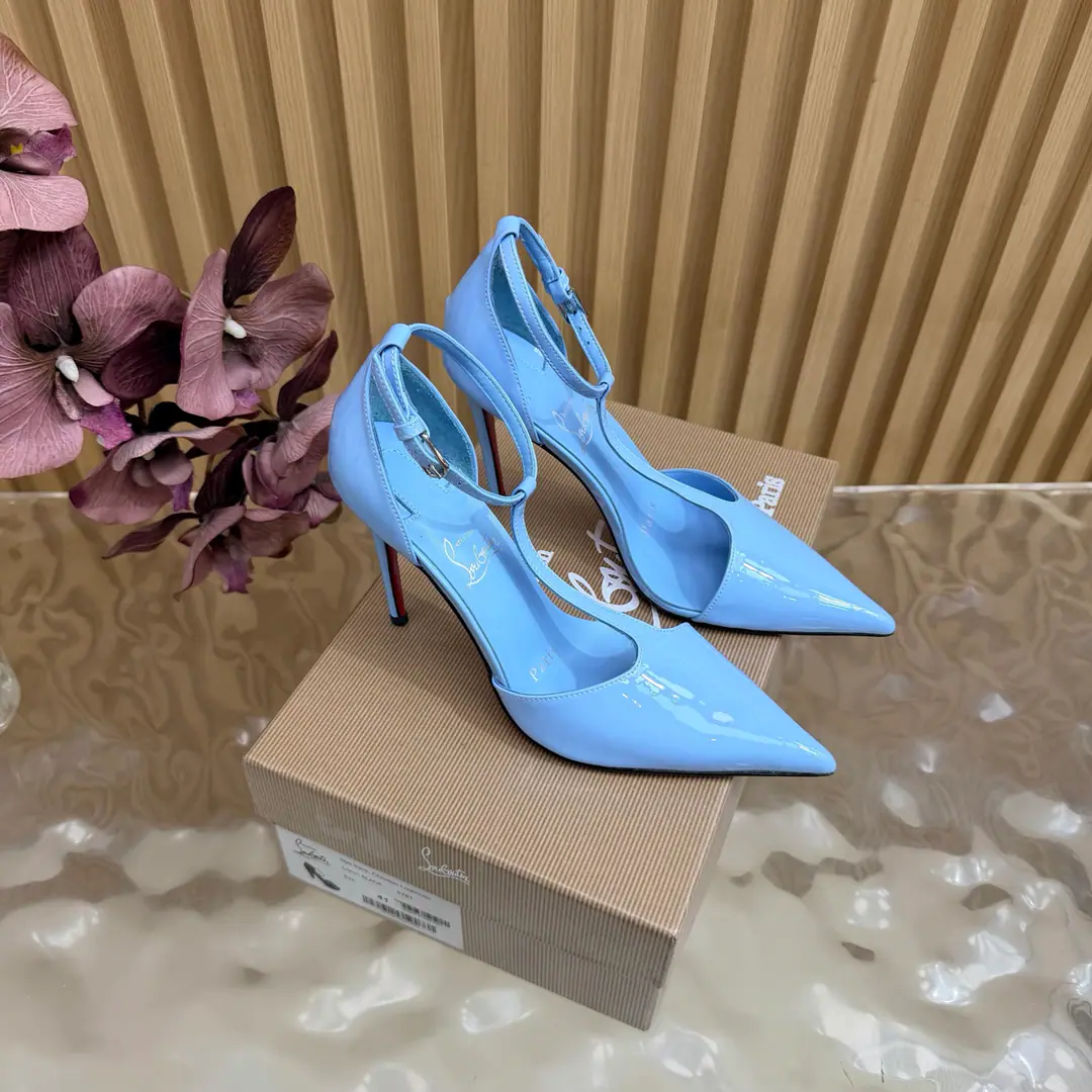2026Spring and summer fashion show.💎High heels. CLThe red bottom forever.𝑦𝑦𝑑𝑠 𝐶ℎ𝑟𝑖𝑠𝑡𝑖𝑎𝑛 𝐿𝑜𝑢𝑏𝑜𝑢𝑡𝑖𝑛Red bottom heights. New red-dip ballet heels. There's nothing to say. It's a whole crazy thing.💋#A deadly temptation. Just tried it on the foot. Very well. Very well dressed. It's beautiful.#Red bottom shoes. - It's a very comfortable high heels. A woman's shoes must have a pair of red bottom shoes. Shoe.: Original paintskin Uchi.: Lamb skin. He's tall.: 10cm Mail packages: CLFull original package 35-42（40-42Custom）