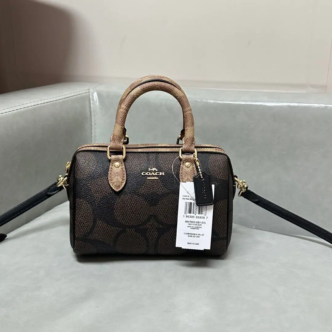 【Original factory skin】【Packaging】 A little pillow bag is colorful. Pure First List COACH Cork! Boston Mini pillow bag. Ladies, the one shoulder-strawing handbag. Classic pillow bag type Old flower.logoString Shoulder belts can be removed. You can pick your hand. - We're going to pull the chain., The color is a good four seasons color. Little cute. The favorite of the sweet paper. Dimensions: 17.5*12*10