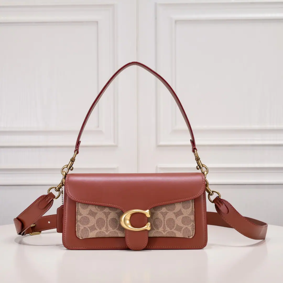 【Packaging】【Original plant level】. COACHClassic ScrabbleTABBY 26Single shoulder bag.CD It's a regenerative color., The skin is good and well-styled., A hundred-packs a year and a quarter.~The bag is lighter.,There's two shoulder belts., I usually work out of the street or something.,A bag can fill a lot of things., You can carry a single slant.!Dimensions:26*15*7.5cm