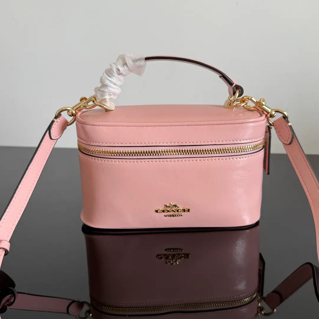 【Packaging】【Original plant level】 【New】Coach 5Moons. CEO24 OriginalsBox. The material is for leather with baseball gloves., Soft and durable., It's a great touch., I'm feeling comfortable with my back.. Don't look at it as small and delicate., The inside is very good.“Load”Dimensions22/17/9