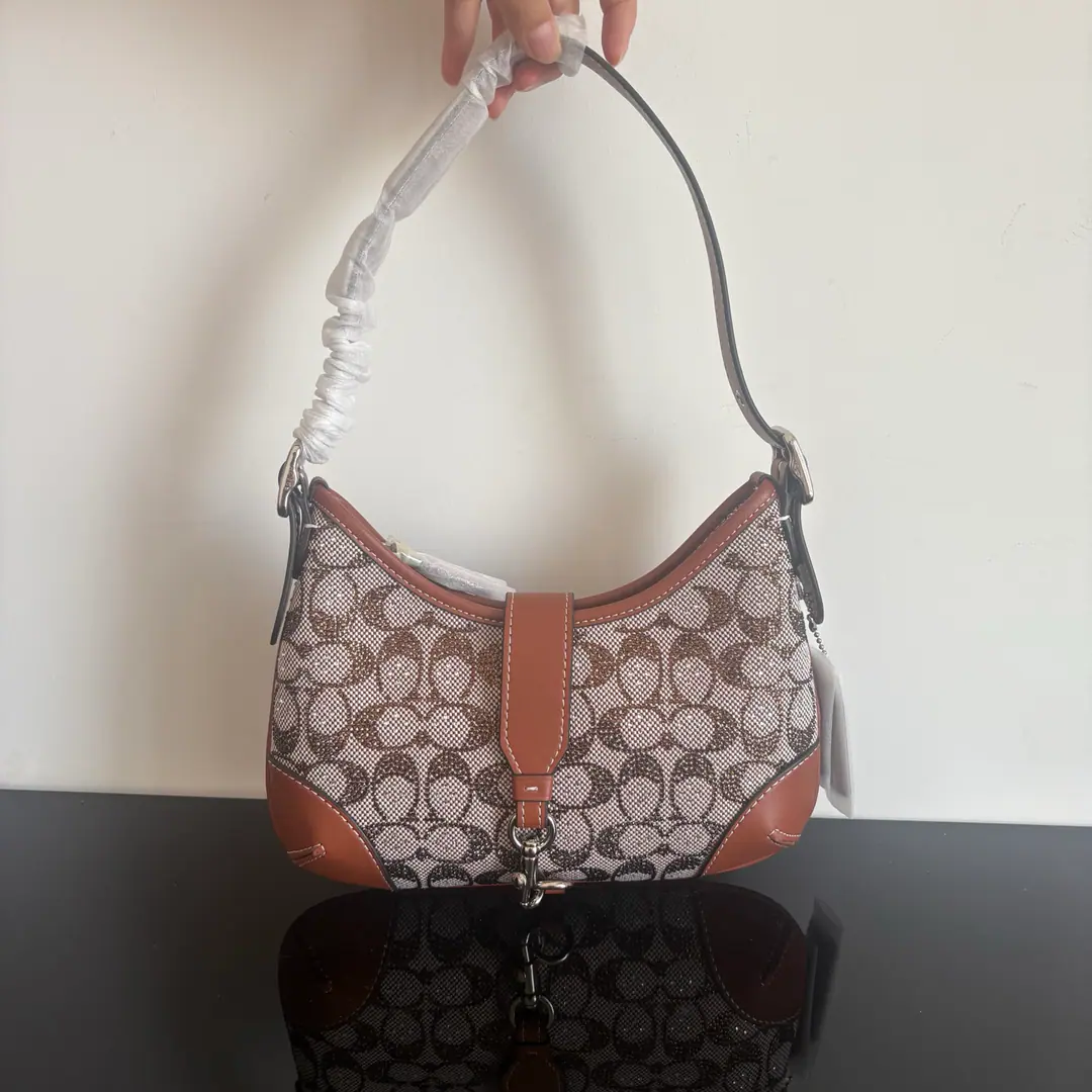【Packaging】【Original plant level】 Coach/The corky lady bag.2026New flower pattern zippingOriginalsSingle shoulder bag.CW Dimensions26*21*6