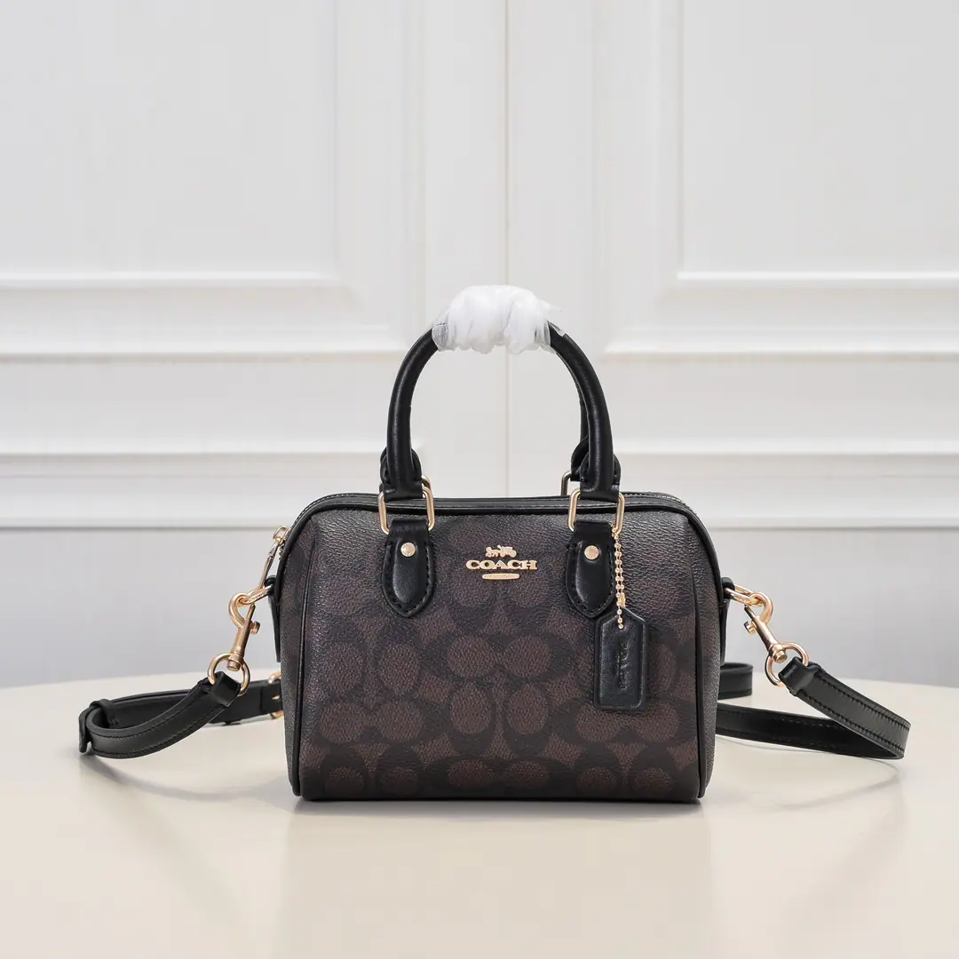 【Original factory skin】【Packaging】 Paragraph:CW Dimensions:17.5*12*10cm