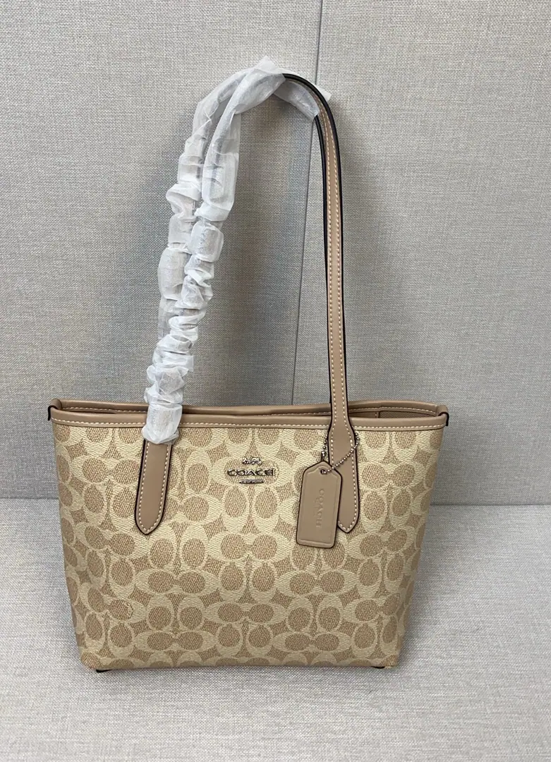 【Packaging】【Original plant level】 coach/The new Queen of Elmer. 1New CU The latest mini-tots. Shopping bags PVCSkin.CITY Classic logo canvas., With smooth leather details. Internal zipper bag. It's a size-opener.30. Bottom22. High20Huge6.