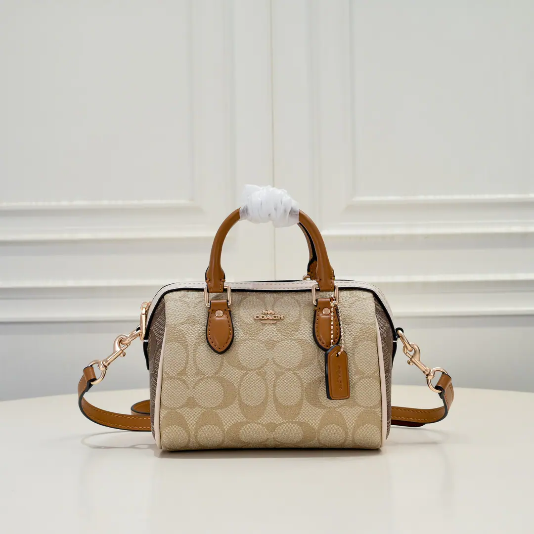 【Original factory skin】【Packaging】 The new boston.CR The milk tea is so beautiful and so fine.！ And Boston's bag is special.!Old flower combo., It's classic and long-lasting.！Dimensions:17.5*12*10cm