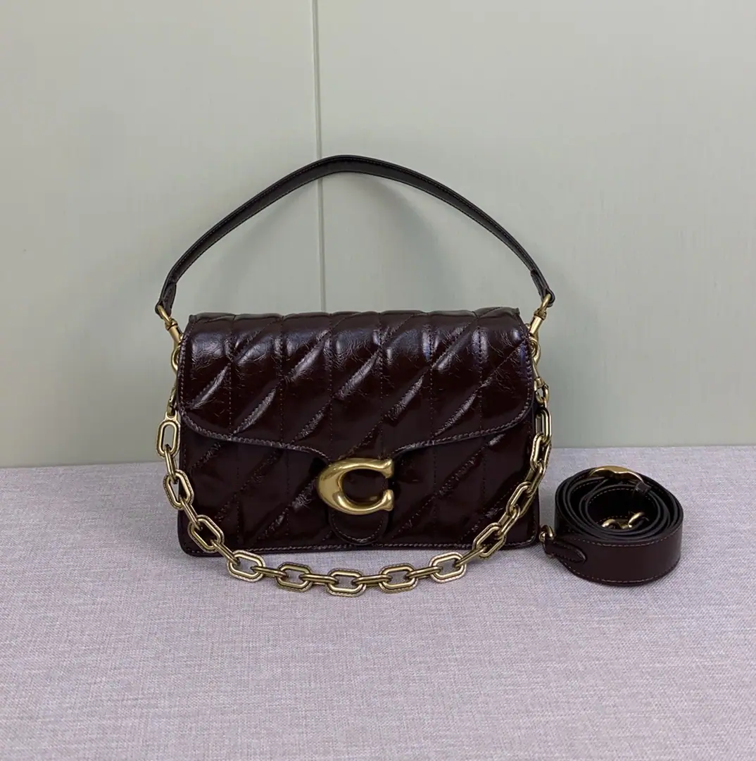 【Packaging】【Original plant level】 Coach CAF55 New paragraph, stitch.Chain TabbyBlack Gold never dies. Sew the light.Chain TabbyThree shoulder belts, how do you want to carry them?. Dimensions26cm
