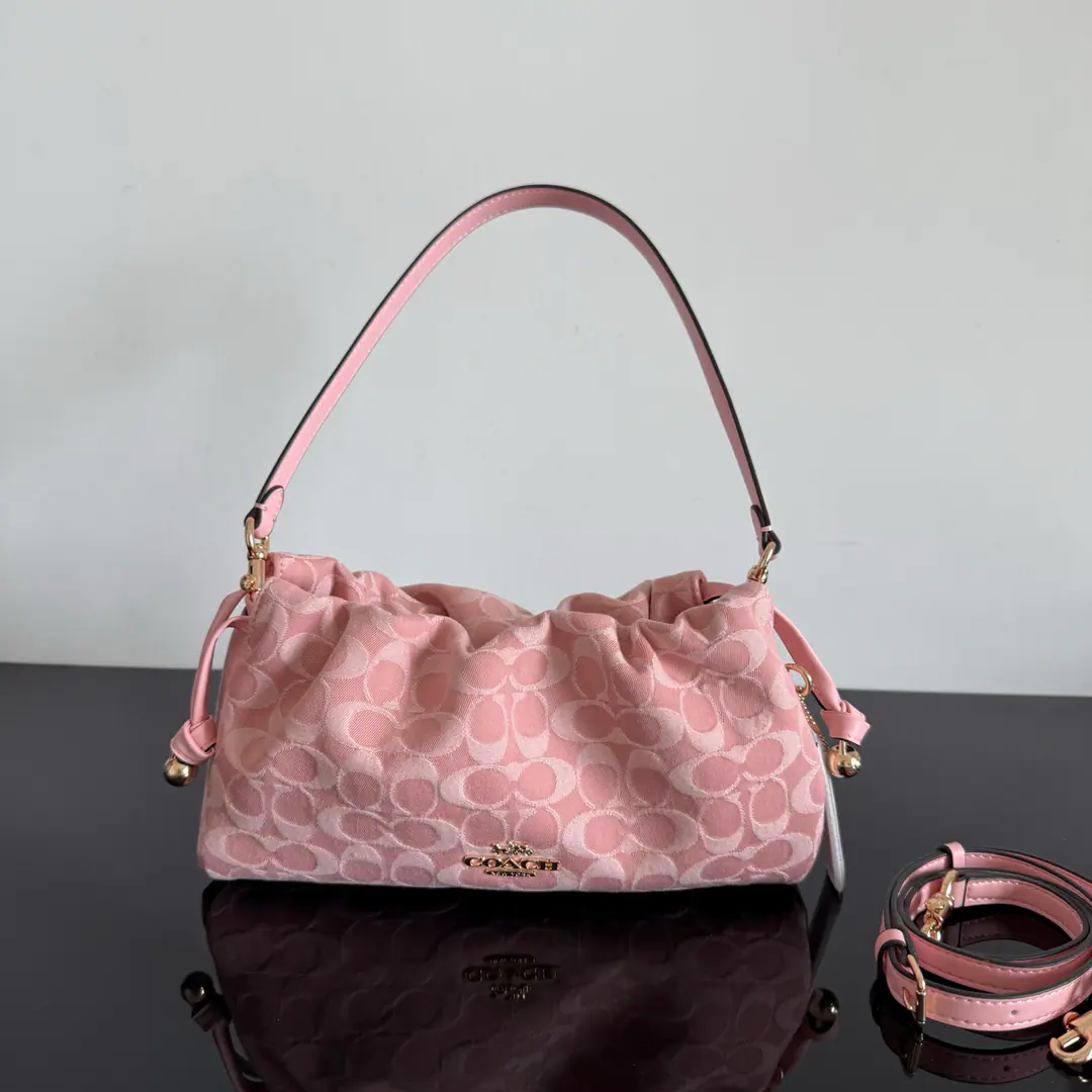 【Packaging】【Original plant level】 Small COACH/The Corse. Arlé.FayeA woman's shoulder slanted handbag, and a single armpit under her armpit.CER68Dimensions26*15*7