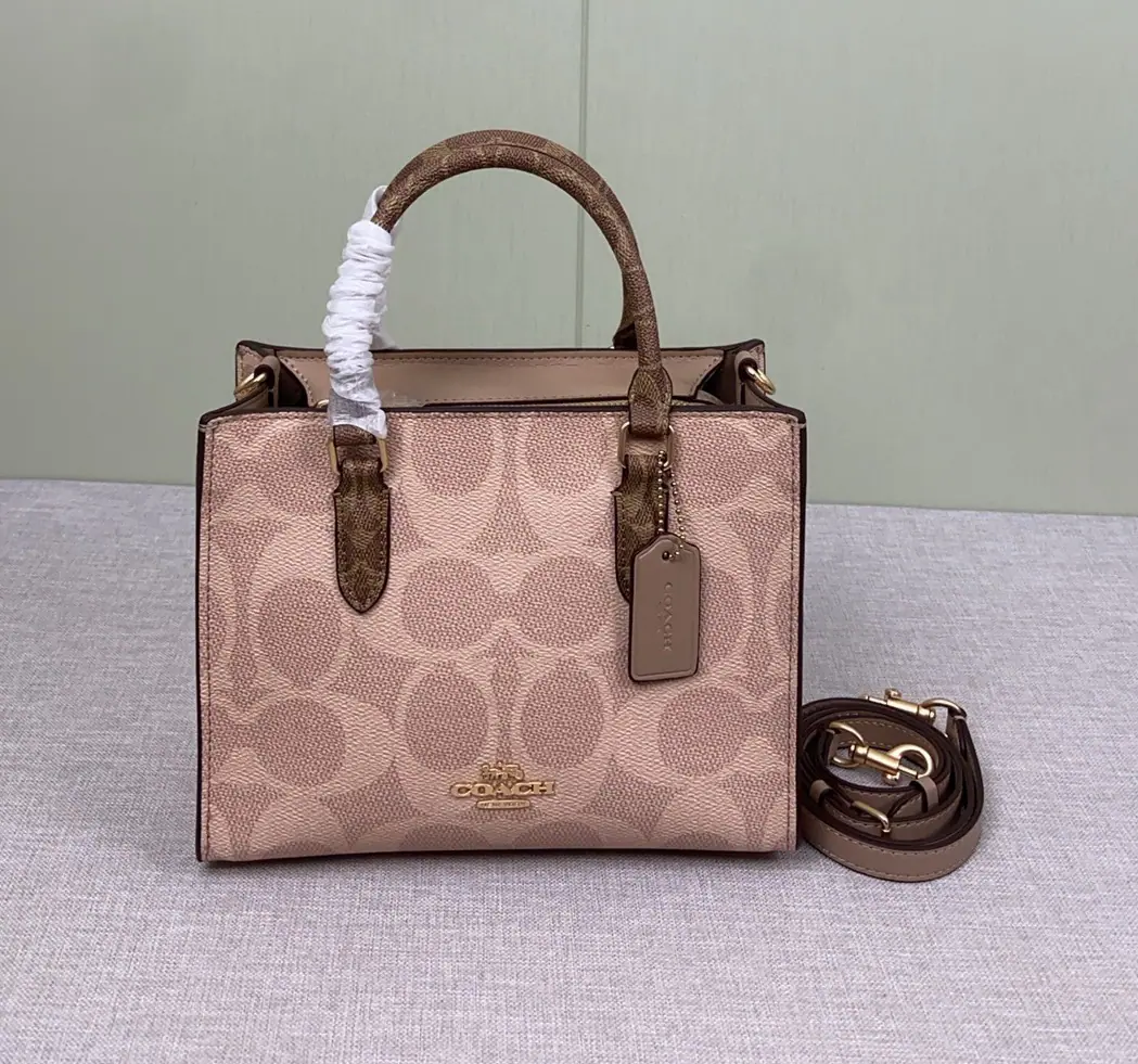 【Packaging】【Original plant level】 Newmaggie cy cy Tóth's handbag is ready to watch. Classic long-sighted handbags are not easy to get out of date. It's a lot of stuff. It's a good fall and a good air. Dimensions24.5-19-12cm