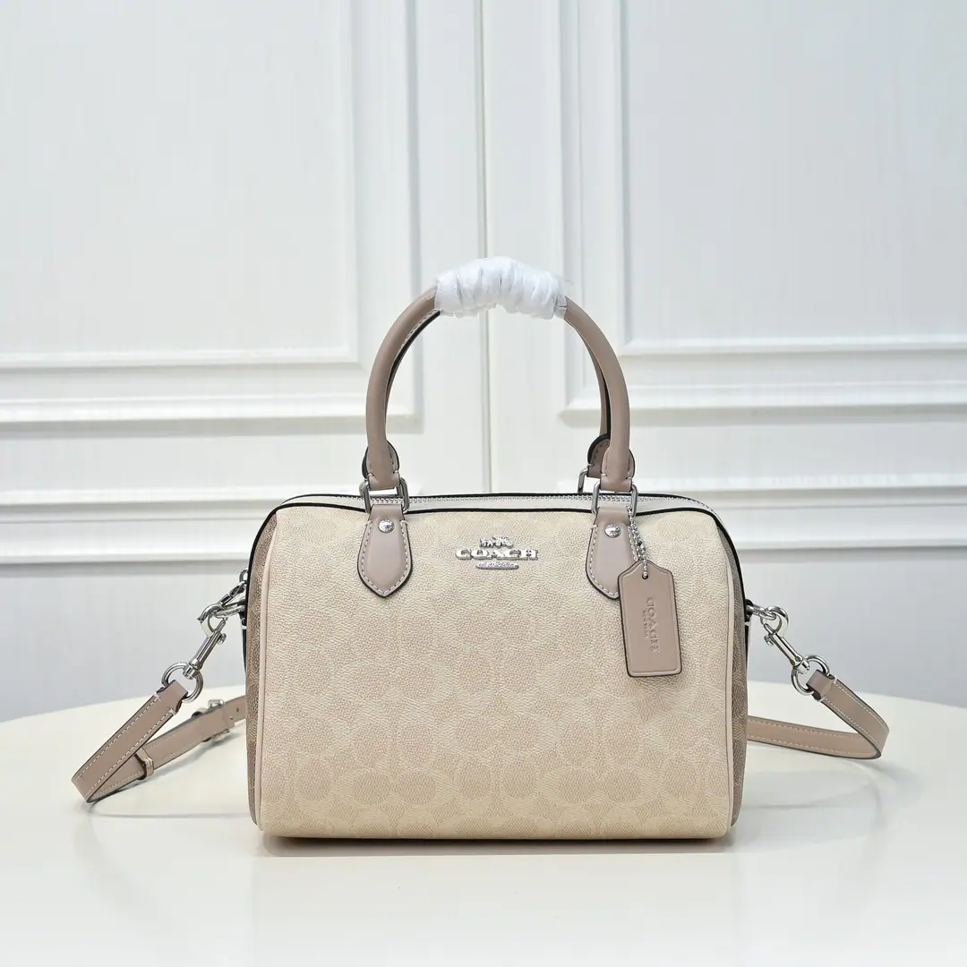 【Original factory skin】【Packaging】 Paragraph:CW Dimensions: 25*15*12cm