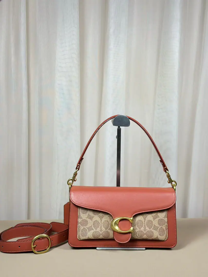 【Packaging】【Original plant level】 New New Cork!COACH TabbyThe Mardi Gras bag. It's not just practical., And it's very special. That's very attractive. I really love this simple stuff. It's a great one., You can leave with your back. The things that are practical and beautiful are tall. Dimensions26 14Current