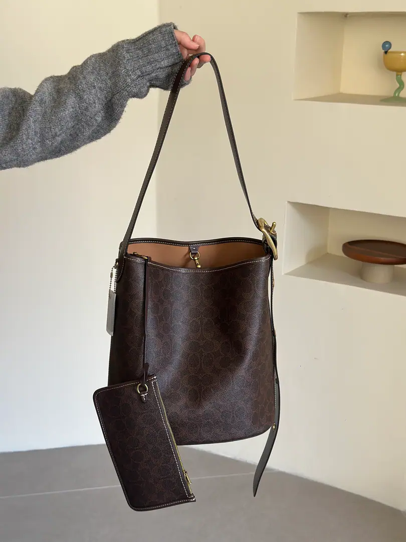 【Packaging】【Original plant level】 ☑️Big number. Maple brown.ccc23 Ber Buet BagBig-size bucket bag., Lady, the one shoulder bag., Dimensions: 27x29 x17cm