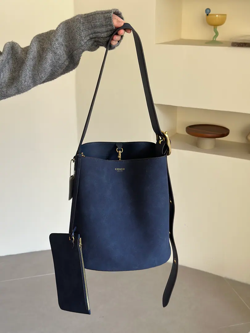 【Packaging】【Original plant level】 ☑️Big number. Pyramid.ccc23 Ber Buet BagBig-size bucket bag., Lady, the one shoulder bag., Dimensions: 27x29 x17cm