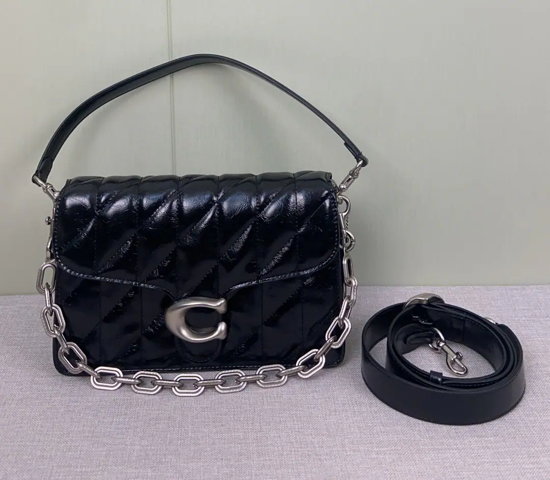 【Packaging】【Original plant level】 Coach CAF55 New paragraph, stitch.Chain TabbyBlack Gold never dies. Sew the light.Chain TabbyThree shoulder belts, how do you want to carry them?. Dimensions26cm