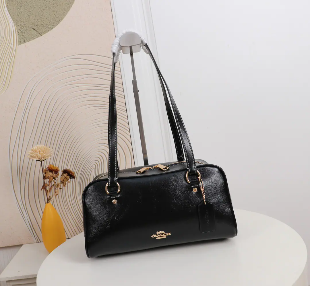 【Original factory skin】【Packaging】 Coach Koz. Boston shoulder bag. Dimensions: 30*14*13cm Model: CF
