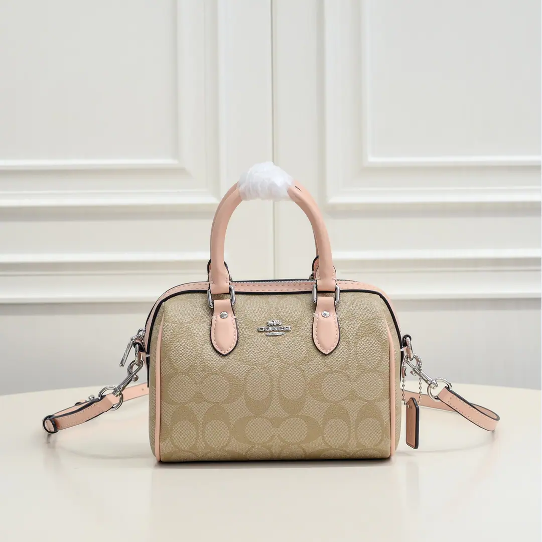 【Original factory skin】【Packaging】 The new boston.CH It's so beautiful and so delicate.！ And Boston's bag is special.!Old flower combo., It's classic and long-lasting.！Dimensions:17.5*12*10cm