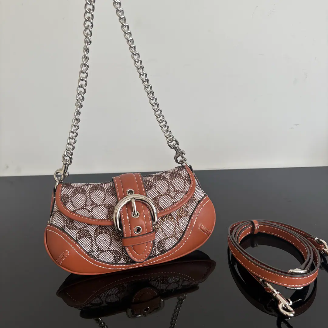 【Packaging】【Original plant level】 COACH/The girl in the box.Soho 25Crystal-pumped magnetic buttons for single shoulder slanting bags25New paragraph CBJ65 Dimensions25*12*5
