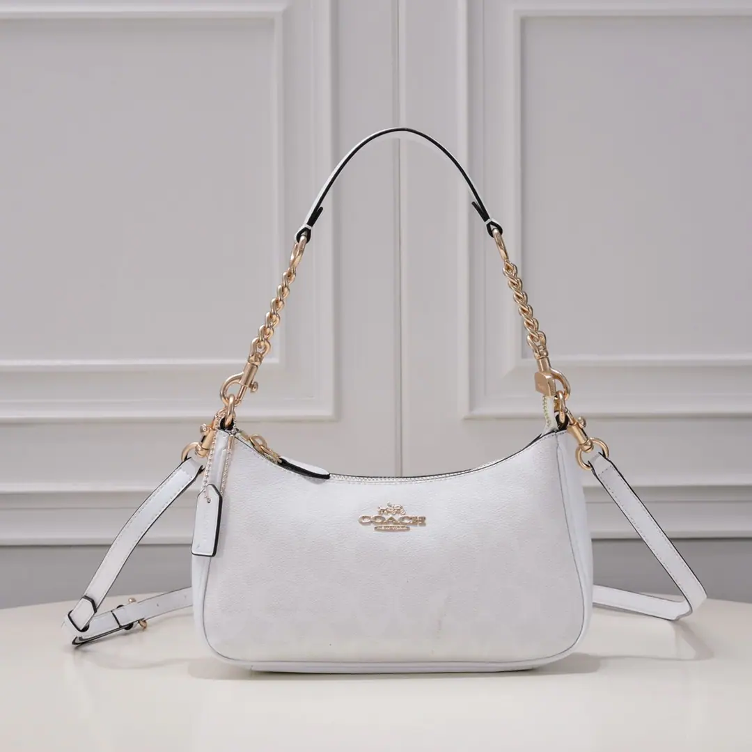 【Packaging】【Original plant level】 CoachNew paragraphTeriPut the armpit in your bag.CA It's bigger than a mahjong bag., The volume zipper radians look better., With two shoulders., It's a nice, easy one., The hard structure is so strong., A nice gas size.:24.5cmLongx13cmHighx6cmKuan