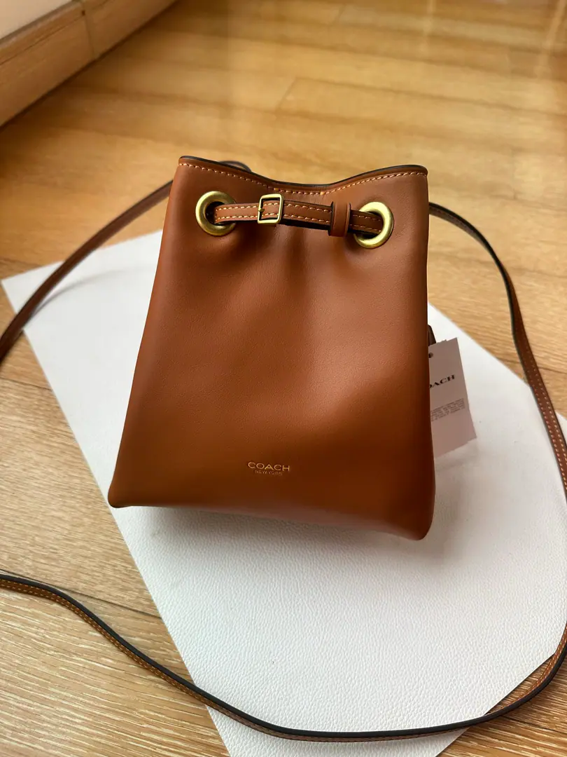 【Original factory skin】【Packaging】 coach7Moons., jadeLittle Fook bag., Amber Brown., The wind is so full., Original MonoQuality, - The little bag of ropes. A single shoulder slant bag under the armpit., Use head-deck skin., ♪ Soft and tender ♪, The leather is so good., Open pocket pull ropes inside., The fabric line., Regable shoulder belt, Shoulder or slash, ♪ Fine, small ♪, No style, no style.…… Dimension. 14.5cm（Long）× 17cm（High） 9cm（Kuan）