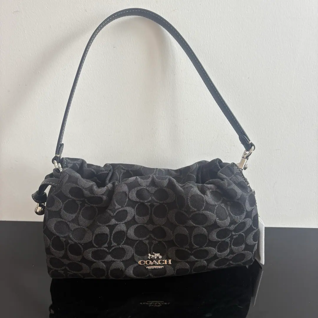 【Packaging】【Original plant level】 Small COACH/The Corse. Arlé.FayeA woman's shoulder slanted handbag, and a single armpit under her armpit.CDE45 Dimensions26*15*7